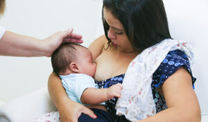 Vínculo mãe-bebê durante a amamentação