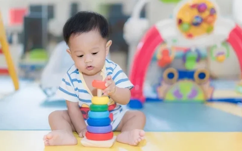 bebê com 9 meses
